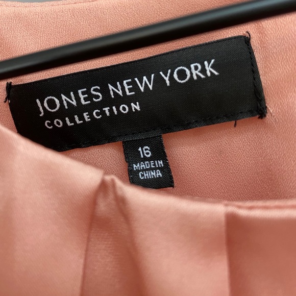 Jones New York Peach Blouse - Picture 2 of 3